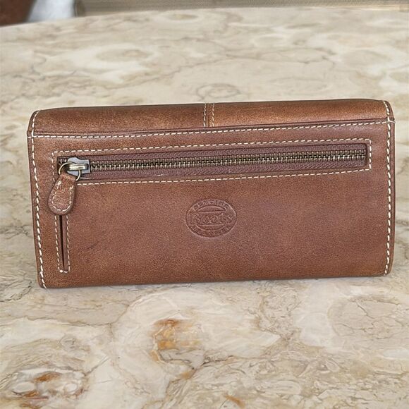 NWOT Roots Tribe Leather Trifold Wallet - Picture 3 of 16